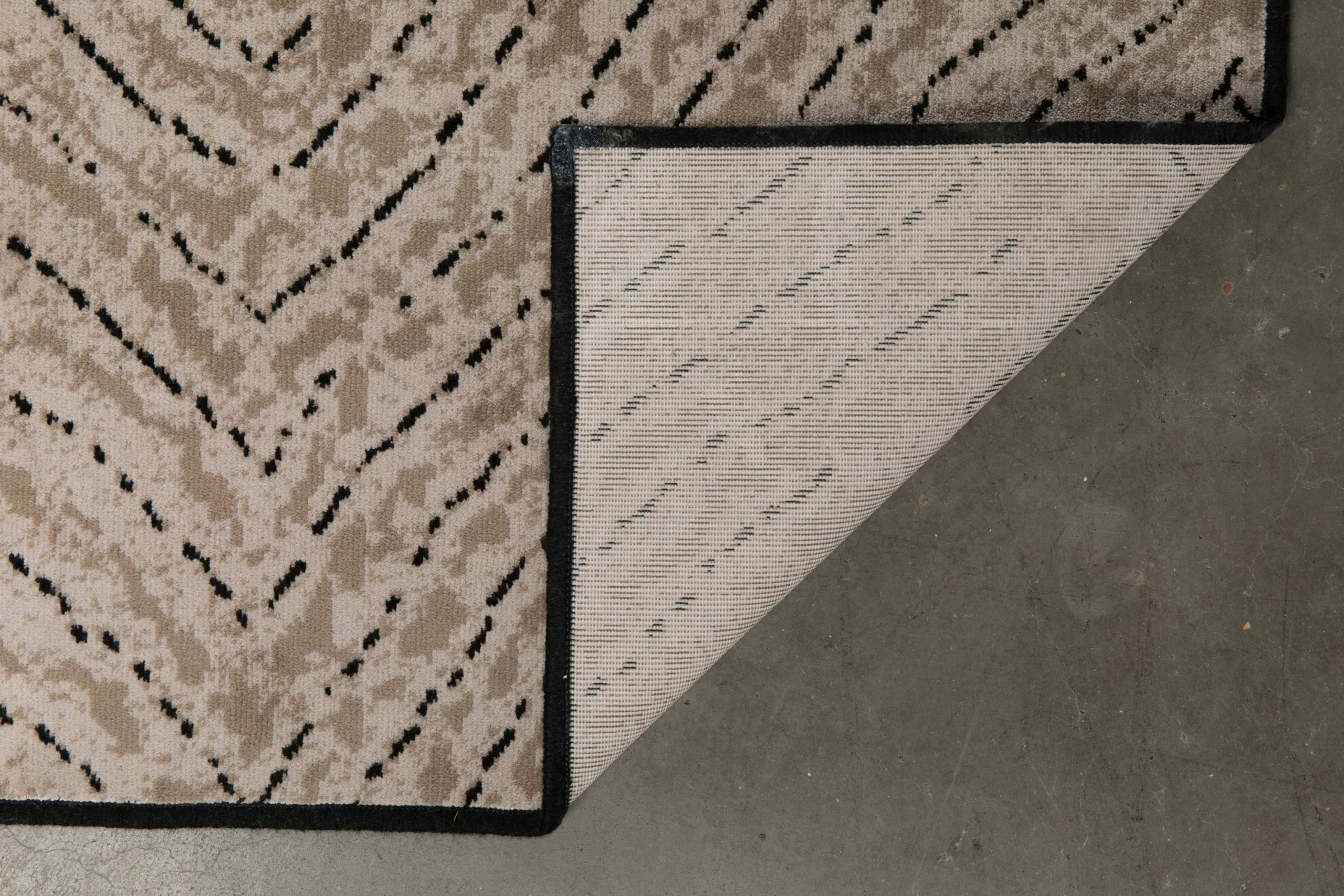 Matto Freek Brown - Image 3