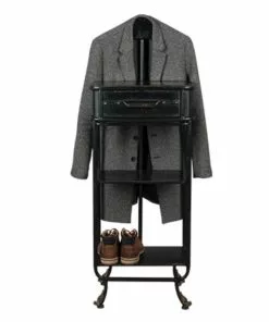 Musta Vaateteline Lion