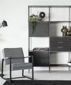 Pelkistetty Nojatuoli Isaac 95616 Gray -Huonekalu kauppa pelkistetty nojatuoli kevyt nojatuoli isaac sisustus