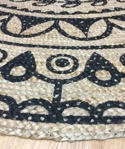Pyöreä Matto Jute 6244 -Huonekalu kauppa py re matto juuttimatto palmikoitu ommeltu luonnollinen kuvioitu musta printti iso 3 scaled