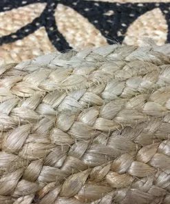 Pyöreä Matto Jute 6244 -Huonekalu kauppa py re matto juuttimatto palmikoitu ommeltu luonnollinen kuvioitu musta printti iso 4 scaled